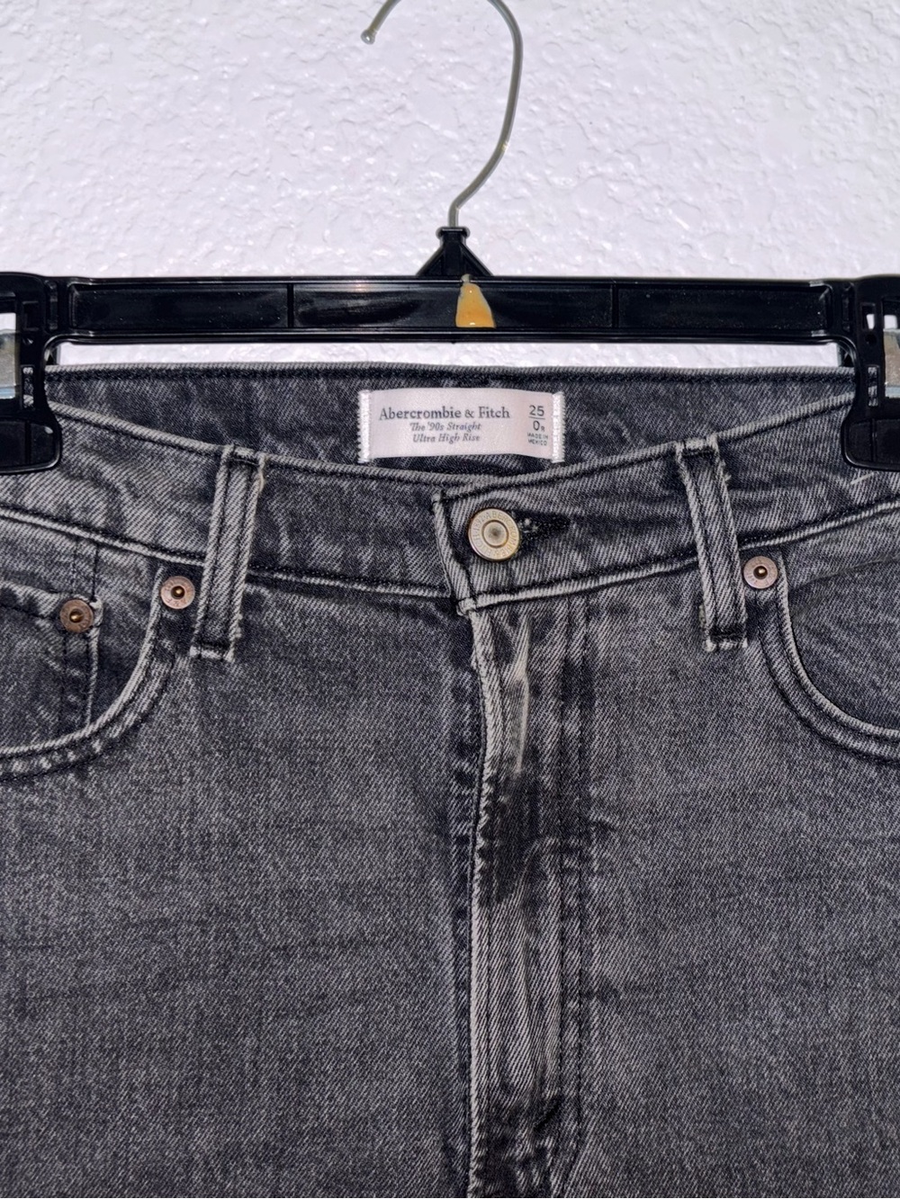 Abercrombie & Fitch 90s Straight Ultra High Rise Black Jeans Size 25 - Picture 3 of 6